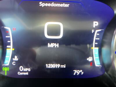 2017 Chrysler Pacifica Limited   - Photo 17 - Panorama City, CA 91402