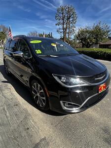 2017 Chrysler Pacifica Limited   - Photo 7 - Panorama City, CA 91402