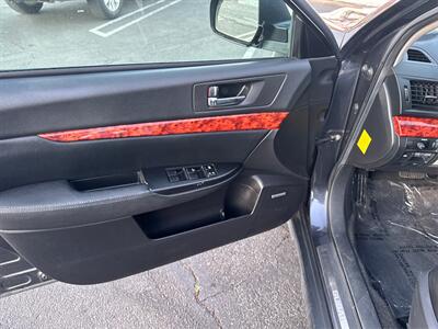 2011 Subaru Outback 3.6R Limited   - Photo 20 - North Hills, CA 91343