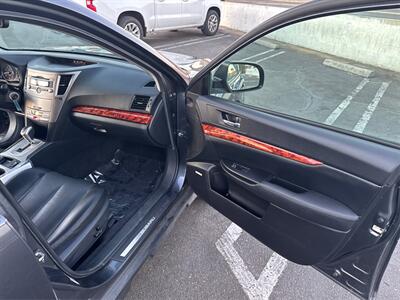 2011 Subaru Outback 3.6R Limited   - Photo 21 - North Hills, CA 91343