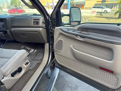 2004 Ford F-250 Lariat   - Photo 21 - North Hills, CA 91343