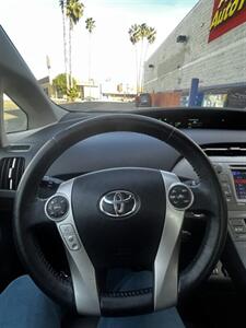 2014 Toyota Prius Five   - Photo 14 - Panorama City, CA 91402