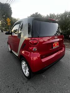 2010 Smart fortwo passion   - Photo 3 - Panorama City, CA 91402