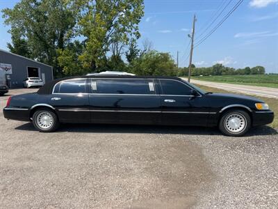 1999 Lincoln Town Car Executive Limousine   - Photo 10 - Galloway, OH 43119