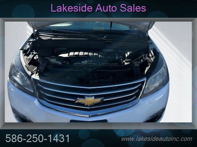 2016 Chevrolet Traverse LTZ   - Photo 10 - Clinton Township, MI 48036