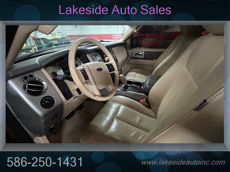 2011 Ford Expedition XLT   - Photo 6 - Clinton Township, MI 48036