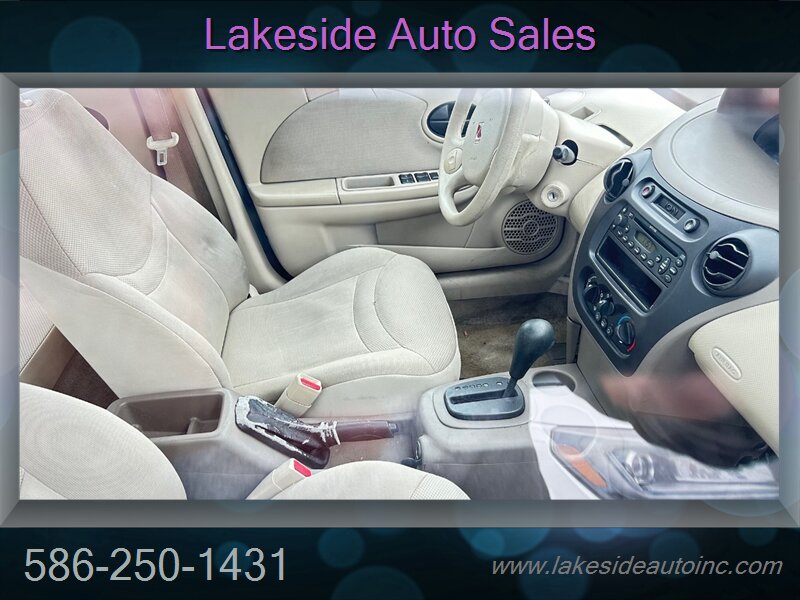 2003 Saturn Ion 2   - Photo 8 - Clinton Township, MI 48036