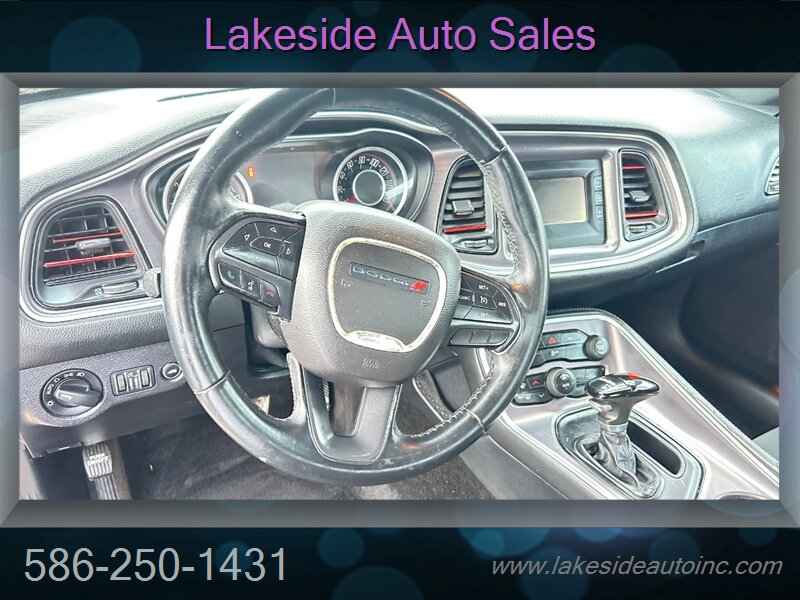 2015 Dodge Challenger SXT - Photo 9 - Clinton Township, MI 48036