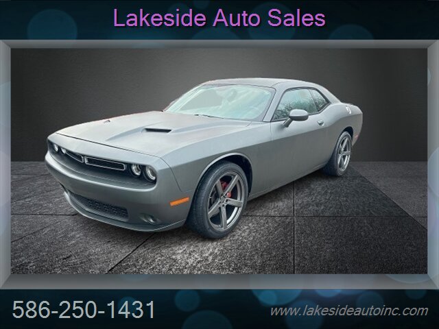 2015 Dodge Challenger SXT - Photo 4 - Clinton Township, MI 48036