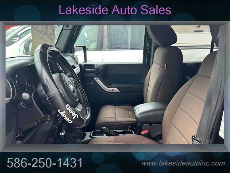 2012 Jeep Wrangler Unlimited Sahara   - Photo 7 - Clinton Township, MI 48036