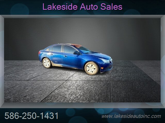2013 Chevrolet Cruze LS Auto   - Photo 10 - Clinton Township, MI 48036