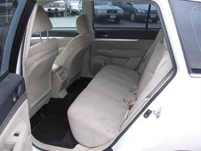 2011 Subaru Outback 2.5i - Photo 8 - Portland, OR 97220