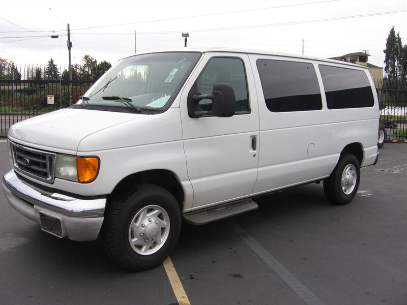 2003 Ford Econoline Passenger Van   - Photo 1 - Portland, OR 97220