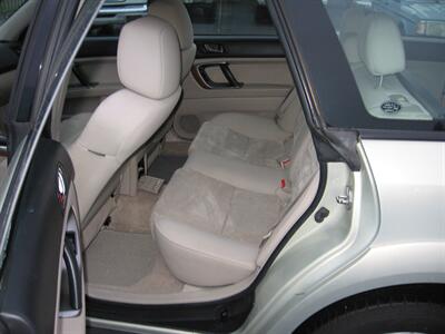 2006 Subaru Outback 2.5i - Photo 8 - Portland, OR 97220