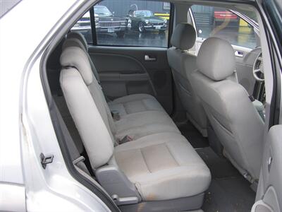 2005 Ford Freestyle SEL - Photo 7 - Portland, OR 97220