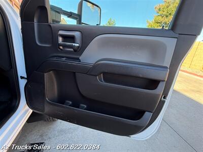 2020 Chevrolet Silverado 5500HD 22' Flat / Stake Bed w/LiftGate   - Photo 16 - Scottsdale, AZ 85257