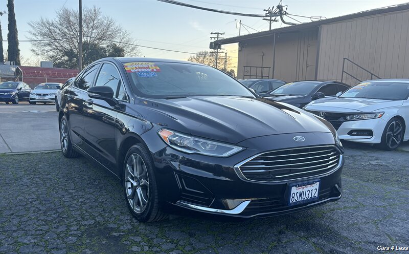 The 2019 Ford Fusion SEL photos