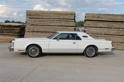 1979 Lincoln Continental Mark V   - Photo 2 - Fort Wayne, IN 46809