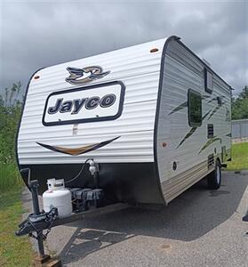 2018 Jayco JAY FLIGHT SLX M-195 RB   - Photo 2 - Grawn, MI 49637