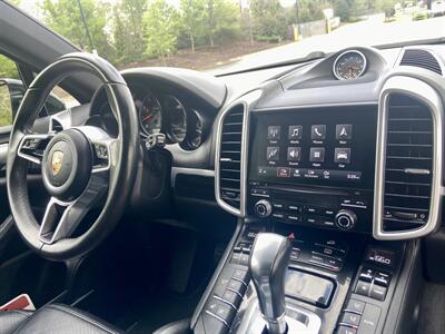 2017 Porsche Cayenne Platinum Edition   - Photo 6 - Snellville, GA 30039