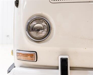 1970 Volkswagen Bus/Vanagon   - Photo 10 - Sylvania, OH 43560