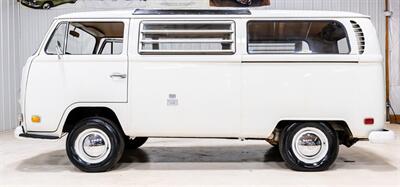 1970 Volkswagen Bus/Vanagon   - Photo 2 - Sylvania, OH 43560