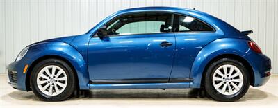 2018 Volkswagen Beetle-Classic 2.0T S   - Photo 2 - Sylvania, OH 43560