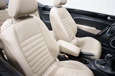 2013 Volkswagen Beetle Convertible 2.5L PZEV 50's Edition - Photo 24 - Sylvania, OH 43560