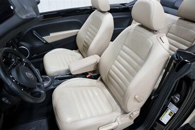 2013 Volkswagen Beetle Convertible 2.5L PZEV 50's Edition - Photo 18 - Sylvania, OH 43560