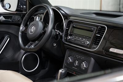 2013 Volkswagen Beetle Convertible 2.5L PZEV 50's Edition - Photo 25 - Sylvania, OH 43560