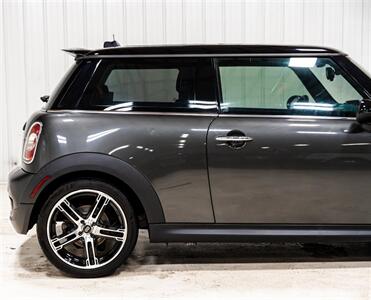 2012 MINI Cooper Hardtop S - Photo 19 - Sylvania, OH 43560