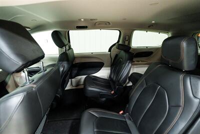 2017 Chrysler Pacifica Touring Plus   - Photo 15 - Sylvania, OH 43560