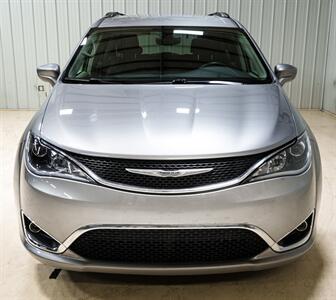 2017 Chrysler Pacifica Touring Plus   - Photo 10 - Sylvania, OH 43560