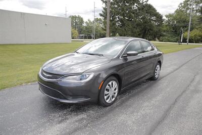 2016 Chrysler 200 LX   - Photo 7 - Sylvania, OH 43560