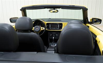 2013 Volkswagen Beetle Convertible 2.5L   - Photo 16 - Sylvania, OH 43560
