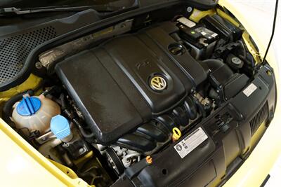 2013 Volkswagen Beetle Convertible 2.5L   - Photo 24 - Sylvania, OH 43560