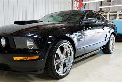 2007 Ford Mustang GT Deluxe   - Photo 10 - Sylvania, OH 43560
