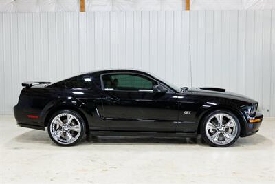 2007 Ford Mustang GT Deluxe   - Photo 2 - Sylvania, OH 43560