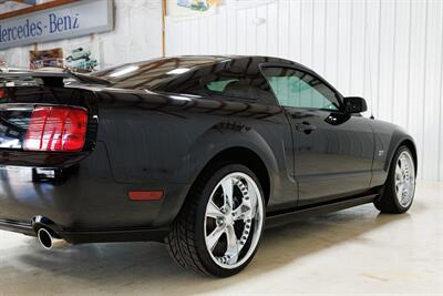 2007 Ford Mustang GT Deluxe   - Photo 12 - Sylvania, OH 43560