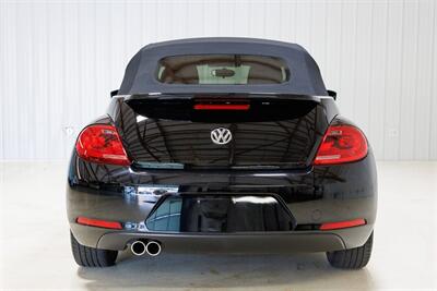 2013 Volkswagen Beetle Convertible 2.5L   - Photo 8 - Sylvania, OH 43560