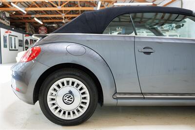 2013 Volkswagen Beetle Convertible 2.5L PZEV   - Photo 16 - Sylvania, OH 43560