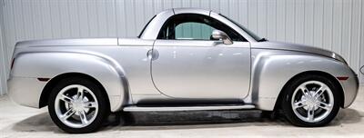 2004 Chevrolet SSR LS   - Photo 19 - Sylvania, OH 43560