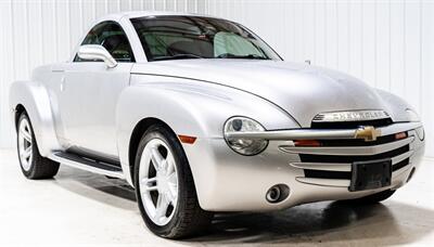 2004 Chevrolet SSR LS   - Photo 2 - Sylvania, OH 43560