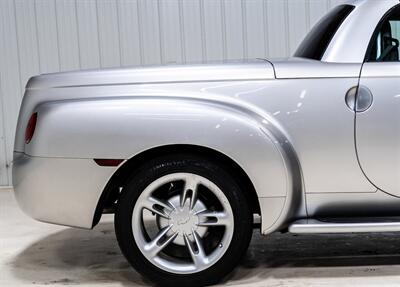 2004 Chevrolet SSR LS   - Photo 24 - Sylvania, OH 43560