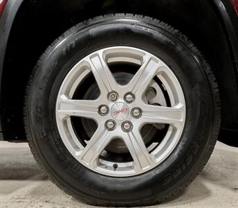 2018 GMC Acadia SLE-1 - Photo 22 - Sylvania, OH 43560