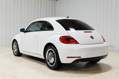 2012 Volkswagen Beetle-Classic 2.5L PZEV   - Photo 14 - Sylvania, OH 43560