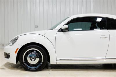 2012 Volkswagen Beetle-Classic 2.5L PZEV   - Photo 28 - Sylvania, OH 43560