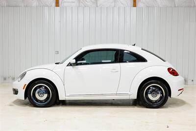 2012 Volkswagen Beetle-Classic 2.5L PZEV   - Photo 11 - Sylvania, OH 43560
