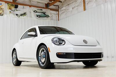 2012 Volkswagen Beetle-Classic 2.5L PZEV   - Photo 5 - Sylvania, OH 43560