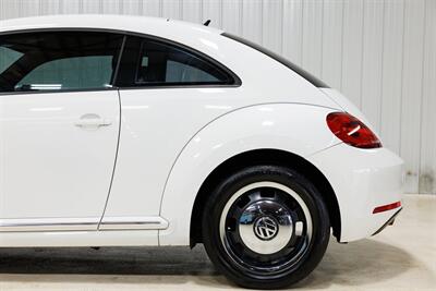 2012 Volkswagen Beetle-Classic 2.5L PZEV   - Photo 30 - Sylvania, OH 43560